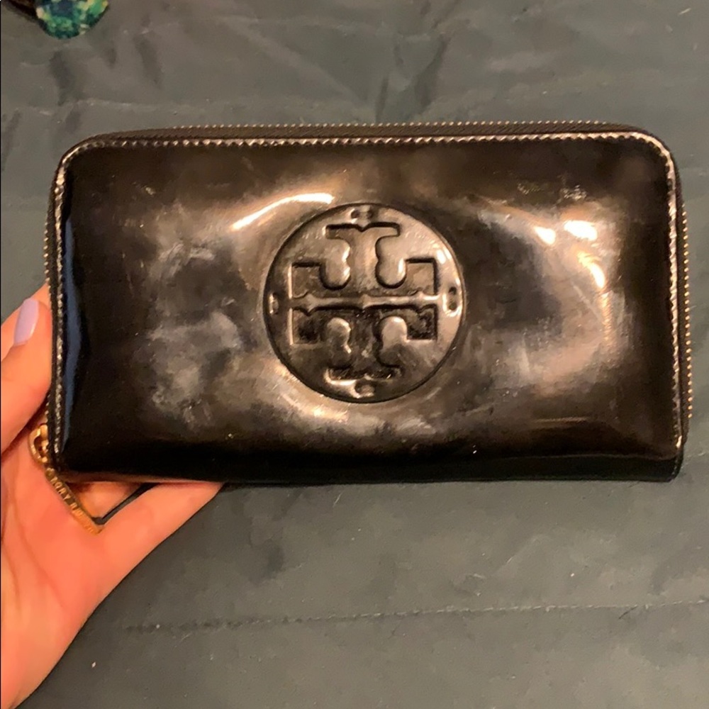 Tory Burch zipper wallet